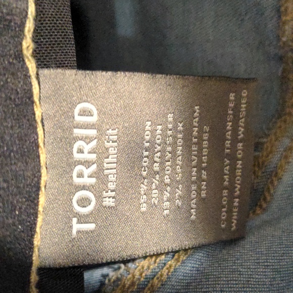 Torrid Bombshell Wide Leg Jeans - Picture 3 of 5